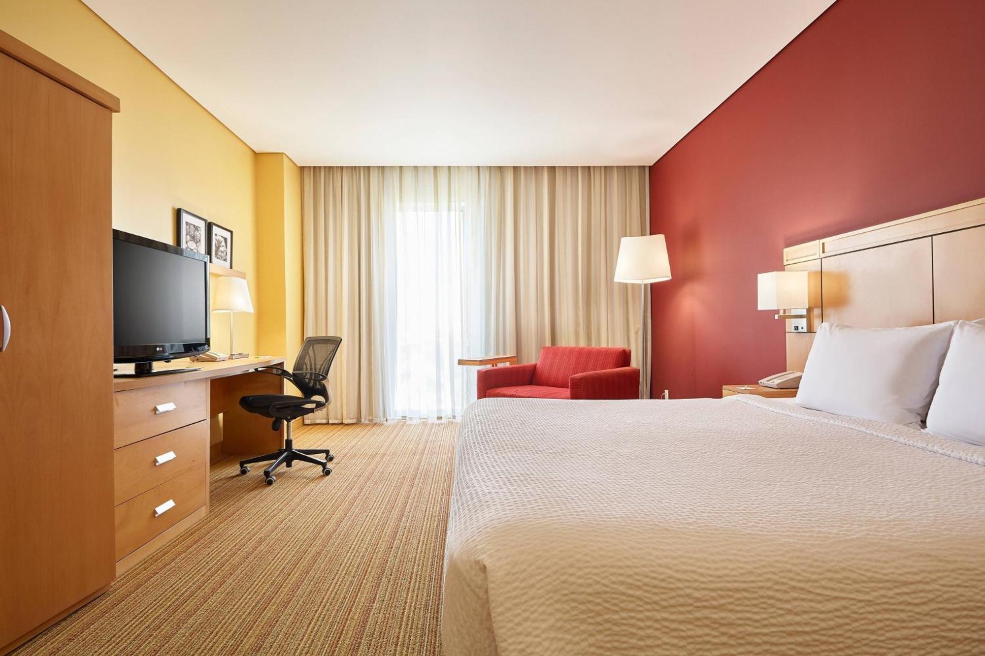 Courtyard By Marriott At The Poliforum