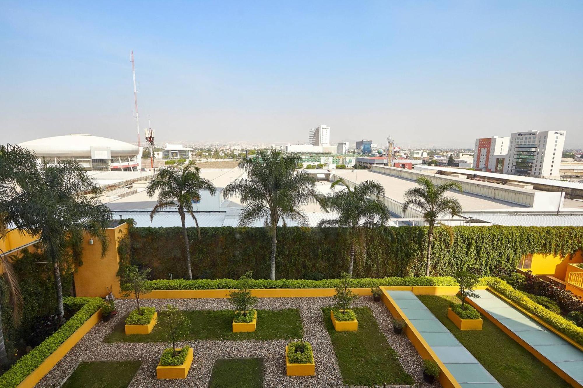 Hotel Courtyard By Marriott At The Poliforum 4*